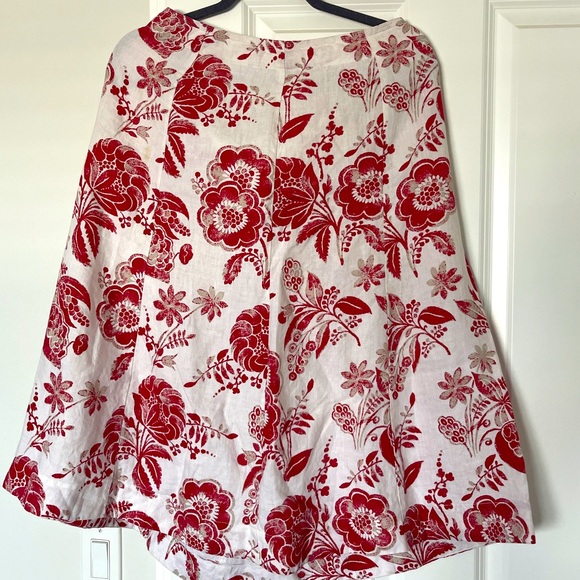 Beautiful Red Floral Mid-Waist A-Line Skirt - Picture 2 of 8